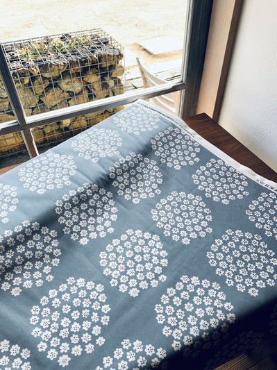 マリメッコ　プケッティ Puketti グレー　生地 146x50cm（100cm） マリメッコ 生地 『プケッティ』北欧 布 ファブリック 10cm